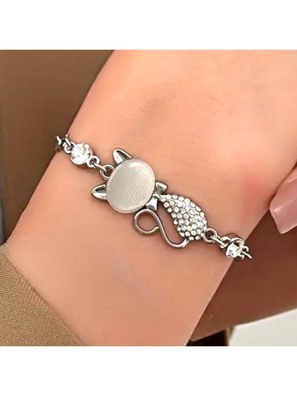 White Cat's Eye and Rhinestone Bracelet 14Kt White Gold Plated NWOT Adorably Cut